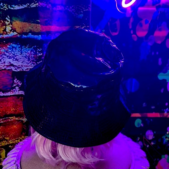New Wet look Black Bucket Hat - Picture 5 of 9